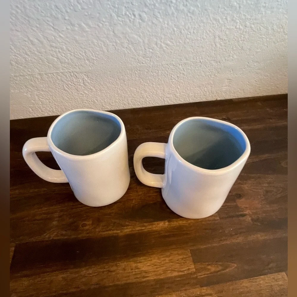 New set of 2 Rae Dunn Merry Christmas‎ mugs